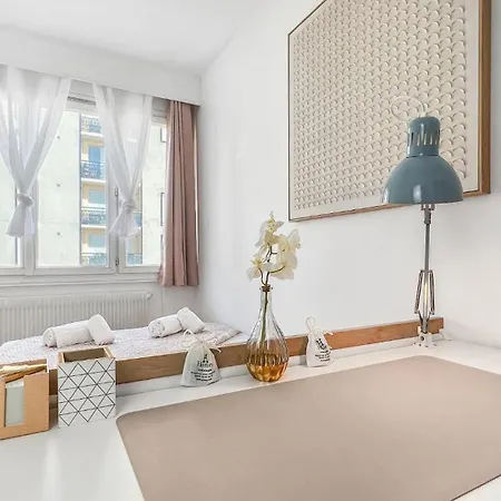 Homey Gold - Hyper Centre/proche Tram/wifi Gratuit Daire *